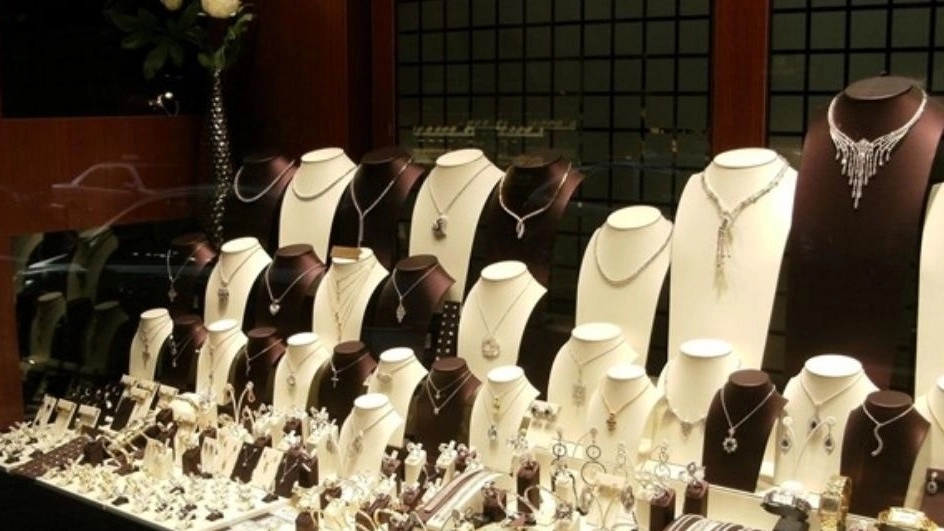 Altın vitrin kullanmanın avantajları